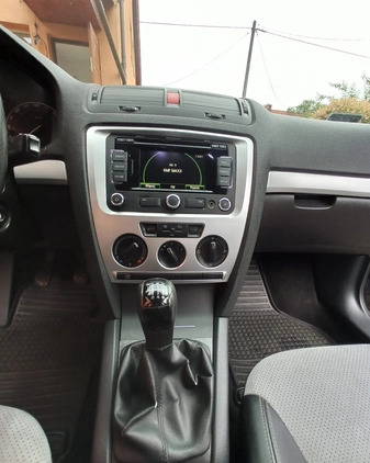 Skoda Octavia cena 7999 przebieg: 271500, rok produkcji 2006 z Słupsk małe 106